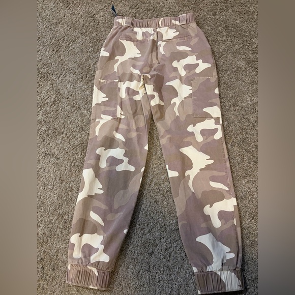 NWT Ultra High Rise Hollister Women’s Desert Camo Edgy Aesthetic Joggers Size M - Picture 7 of 7